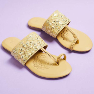 Women Embroidered Ring-Toe Flats